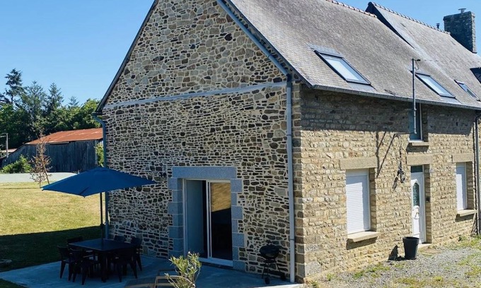 Antrain House | 83 m² Gîte ∙ 2 bedrooms ∙ 5 guests