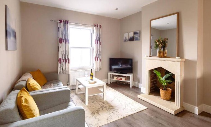 Guildford Apartment | 84 m² Apartment ∙ 3 bedrooms ∙ 6 guests
