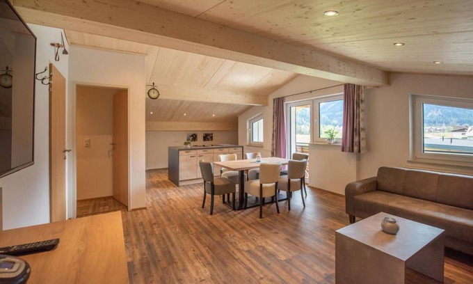 Elbigenalp Apartment | 84 m² Apartment ∙ 2 bedrooms ∙ 5 guests