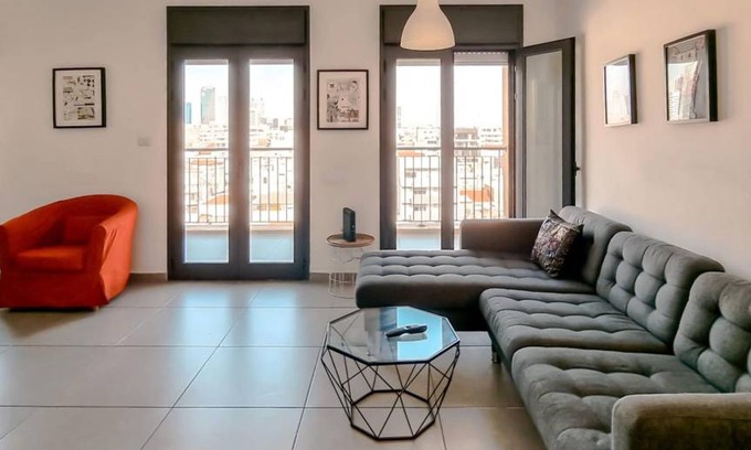 Florentin Apartment | 85 m² Apartment ∙ 2 bedrooms ∙ 5 guests