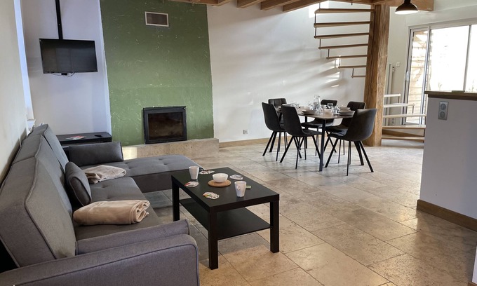 Saint-Fargeau House | 85 m2 town house with south-facing terrace and garden