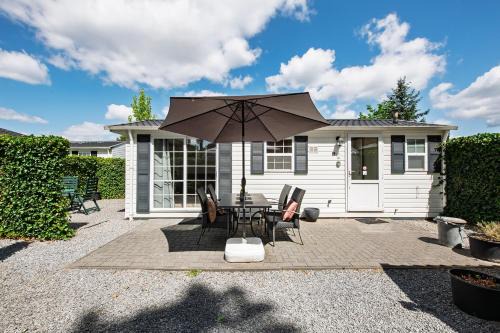 Oisterwijk Ski Chalet | 85, Private, Parking - Nature - Central - AC - Serene!
