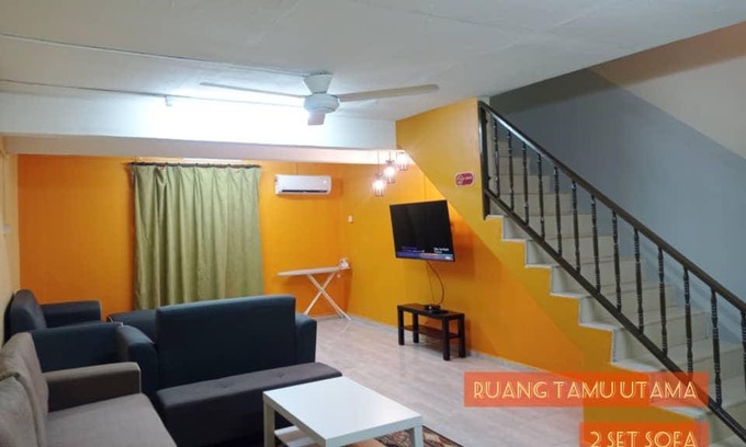Segamat House | 850 m² House ∙ 2 bedrooms ∙ 4 guests