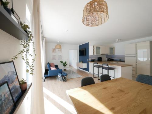 Kernstadt Apartment | 85qm, Parkplatz, zentral, großer Balkon, 2 Bäder
