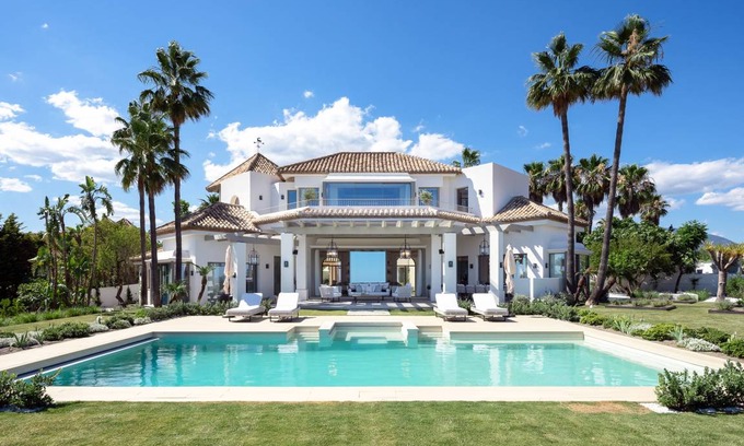 Benahavis Villa | 860 m² Villa ∙ 7 bedrooms ∙ 14 guests
