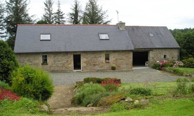 Plounevez-Moedec House | 87 m² Gîte ∙ 2 bedrooms ∙ 4 guests