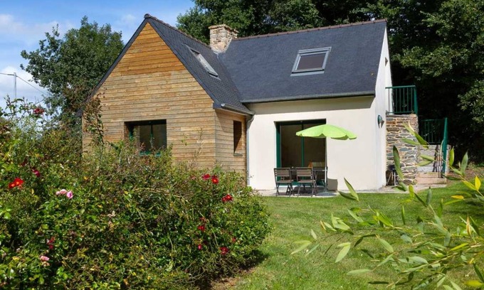 Langoat House | 88 m² Gîte ∙ 2 bedrooms ∙ 3 guests