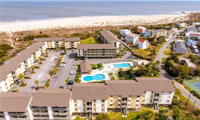 Tybee Island Condo | 8B Lighthouse Point Beach Club