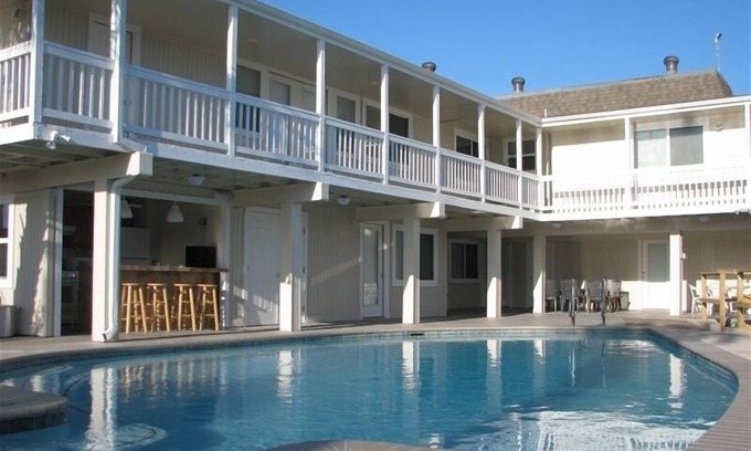 Jamaica Beach House | 8BR 6 BA pool, hot tub on water and excellent compound