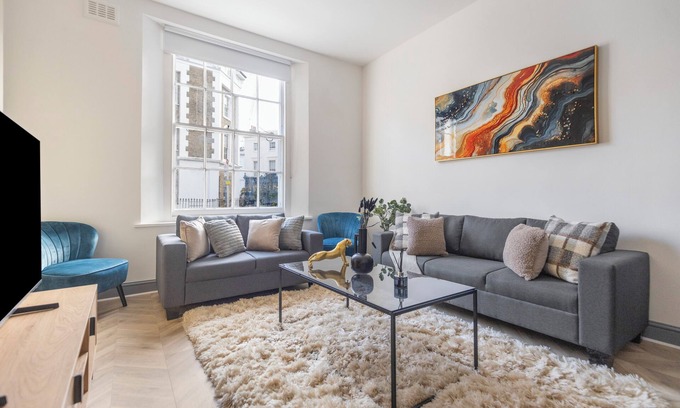 Regent's Park House | 8BR Gem in Prime Location: Perfect for Group Stays