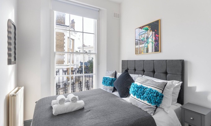 Camden Town with Primrose Hill House | 8BR Gem in Prime Location: Perfect for Group Stays