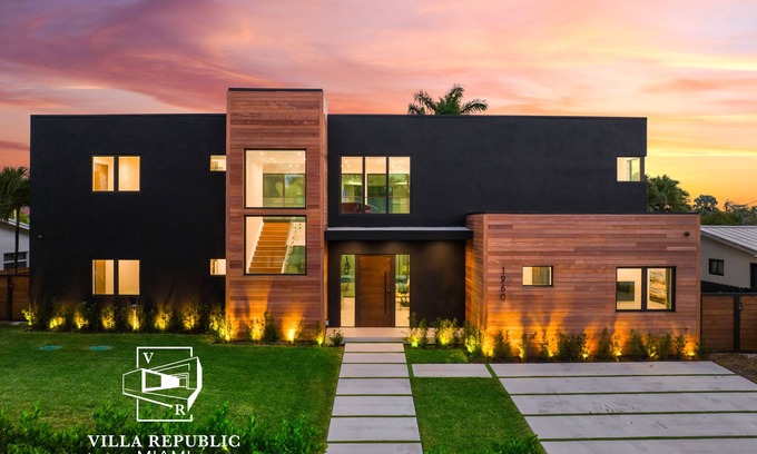 North Miami Beach Villa | 8BR Villa Sapphire