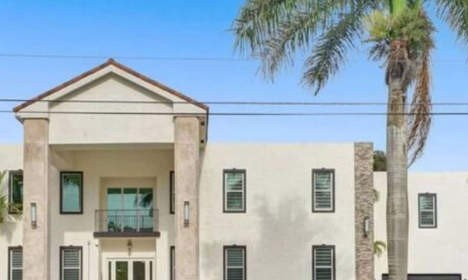 Plantation Villa | 8k+ SF Mansion Cinema/Pool/Game Room