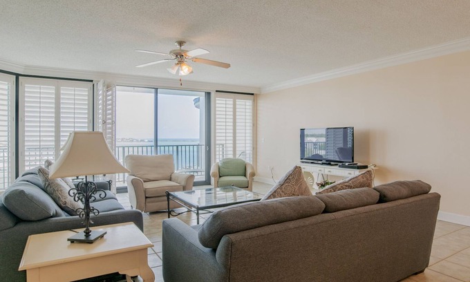 Orange Beach Condo | 8th Floor 3BR Condo! Pet Friendly! Lazy River!
