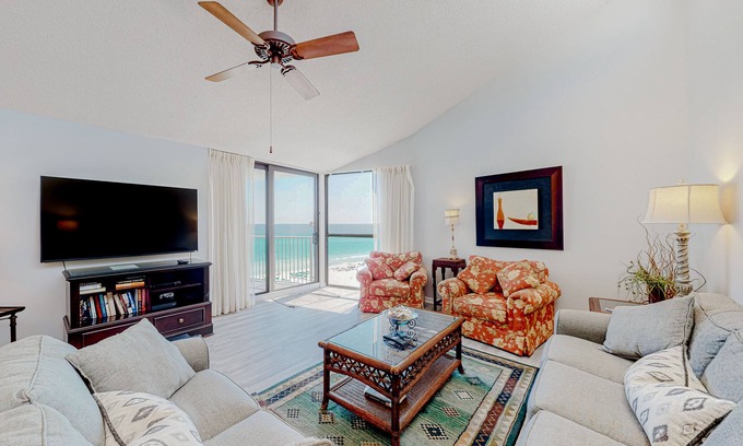 Miramar Beach Condo | 8th Floor condo, Seasonal beach service , Minutes to dining