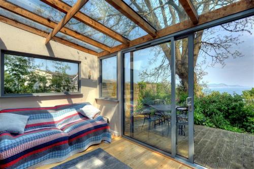 Lyme Regis House | 9 Farnham House