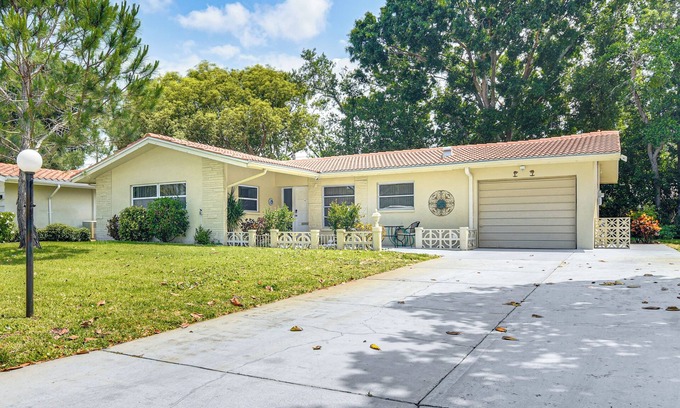 Clearwater House | 9 Mi to Clearwater Beach: Family Home w/Yard