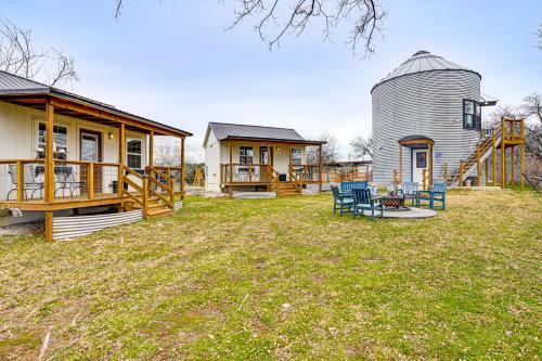 Dennis House | 9 Mi to Dtwn Granbury Getaway with Water Views