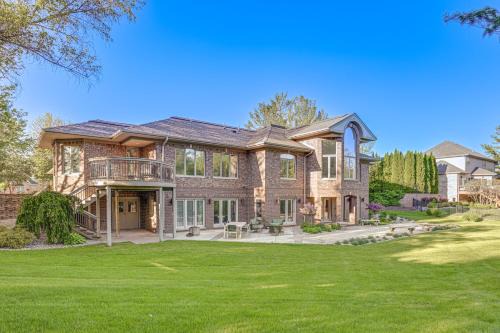 Saginaw House | 9 Mi to SVSU Family Home with Deck and Yard