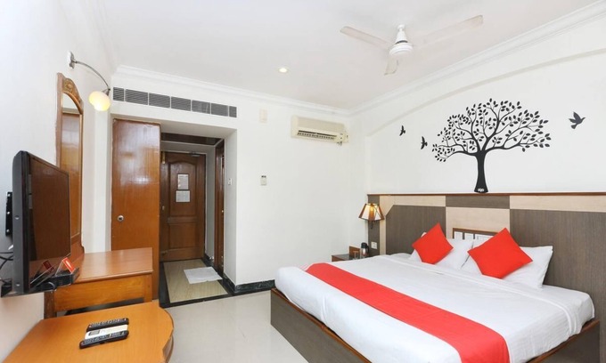 Tiruchanur Hotel | 9-minute walk from Sri Padmavathi Ammavari Temple