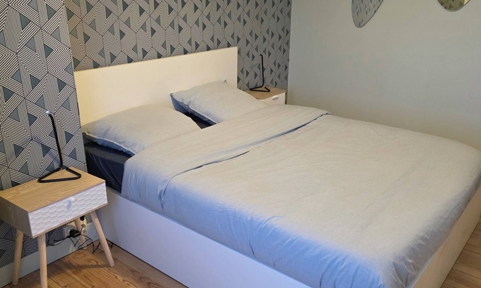 Mezidon-Canon Apartment | 9-person apartment Garden and swimming pool in town center
