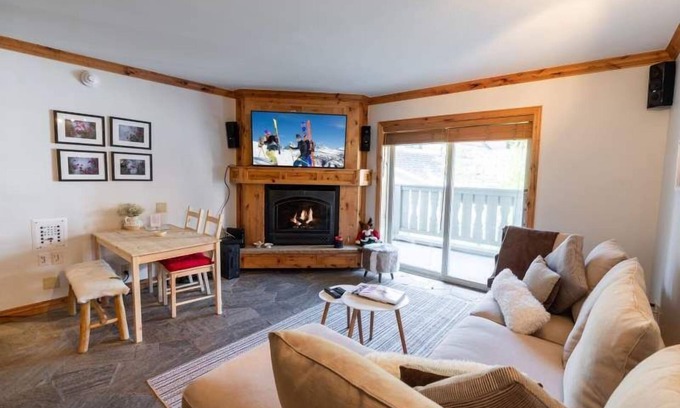 Vail Condo | 9 Vail Road - Surrounded by Four Seasons Hotel in Vail Village - Hot Tub & Pool Walk To Lifts