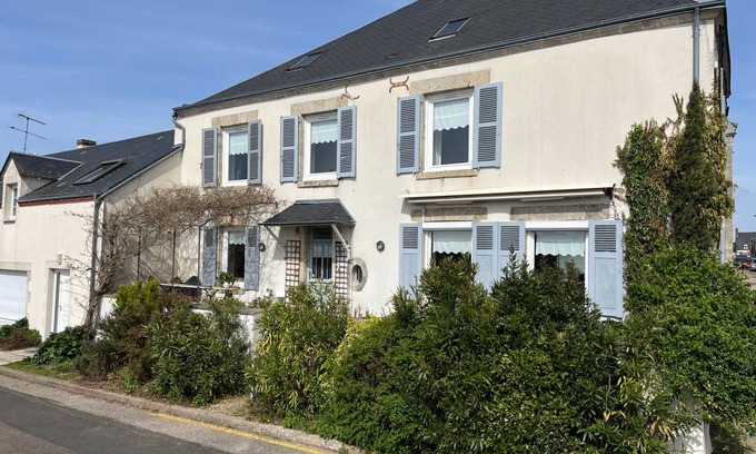 Saint-Denis-de-l'Hotel Cottage | 90 m² Cabin ∙ 2 bedrooms ∙ 4 guests