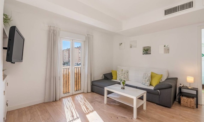 Figares Apartment | 90 m² Apartment ∙ 2 bedrooms ∙ 4 guests
