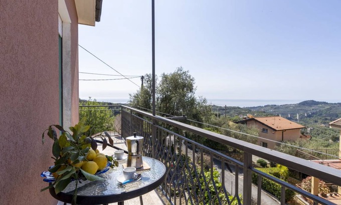 Civezza Apartment | 90 m² Apartment ∙ 2 bedrooms ∙ 4 guests