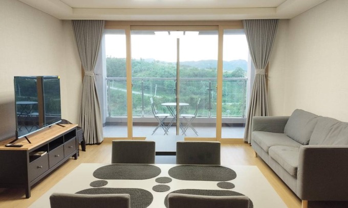 Clark Freeport Apartment | 90 m² Apartment ∙ 2 bedrooms ∙ 7 guests