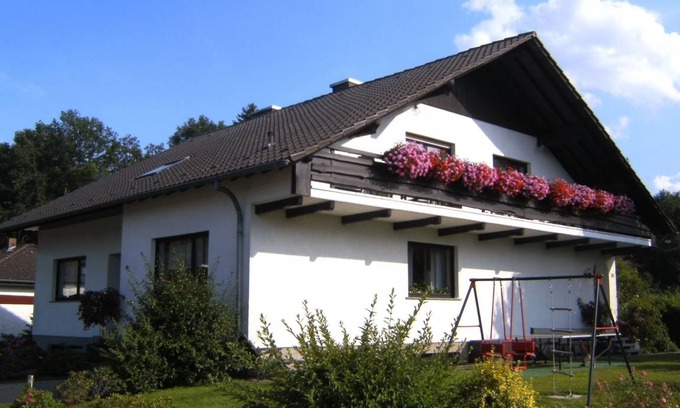 Losheim am See Apartment | 90 m² Apartment ∙ 2 bedrooms ∙ 4 guests