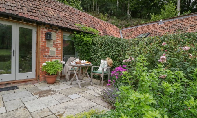 West Knoyle Cottage | 90 m² Cottage ∙ 1 bedroom ∙ 2 guests