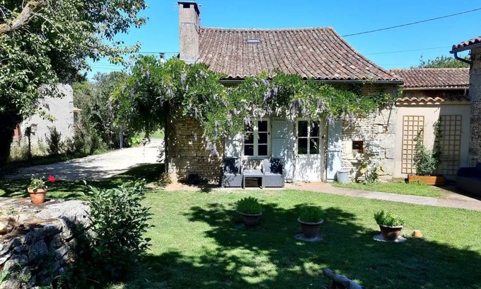Les Adjots House | 90 m² House ∙ 2 bedrooms ∙ 4 guests