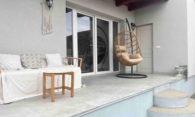 Albesti House | 90 m² House ∙ 2 bedrooms ∙ 4 guests
