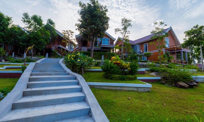 Sihanoukville City Centre Resort | 90 m² Resort ∙ 2 bedrooms ∙ 127 guests