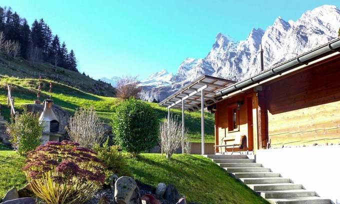 Innertkirchen Villa | 90 m² Villa ∙ 2 bedrooms ∙ 5 guests
