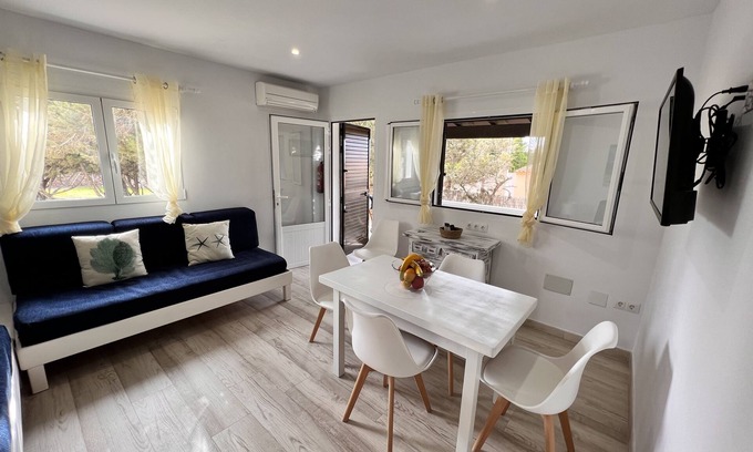 Es Pujols House | 900 mt Es Pujols, fastastic two-room apartment very quiet! Free WI FI, smart TV