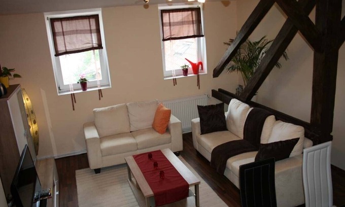 Hoenow House | 90m2 apartment Berlin sightseeing, country, nature, horse riding & pets welcome