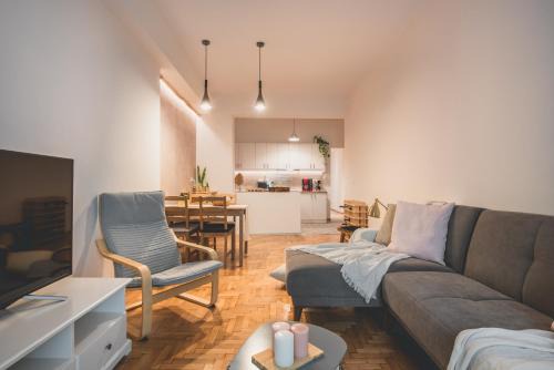 Omonia Apartment | 90m2 Luxury Apartment in the Heart of Athens - Living Stone Sunstone