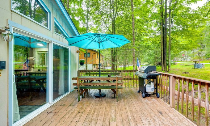 Pocono Lake Cottage | 91 m² Cabin ∙ 2 bedrooms ∙ 4 guests