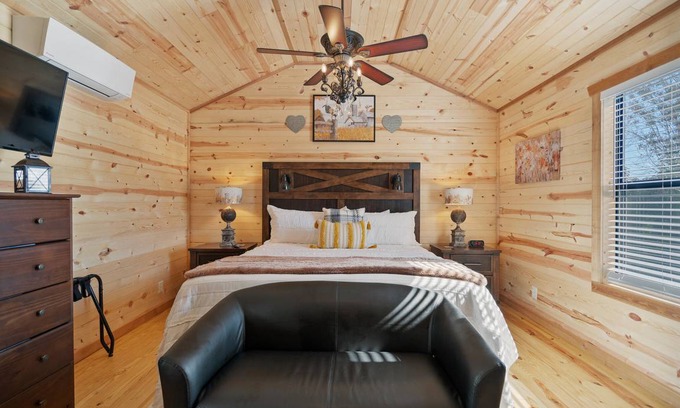 Fredericksburg Cabin | 91 m² Cabin ∙ 1 bedroom ∙ 2 guests