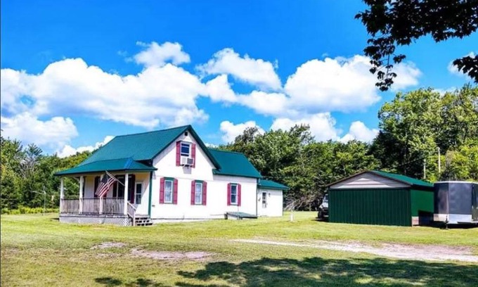 Brevort Cabin | 91 m² Cabin ∙ 2 bedrooms ∙ 4 guests