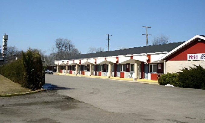 Pinconning Hotel | 91 m² Motel ∙ 4 guests