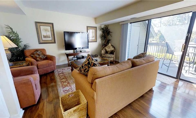 Palmetto Dunes Villa | 919 Inverness | Lagoon View Town Home | Beautifully Decorated | Complex Pool | Onsite Tennis