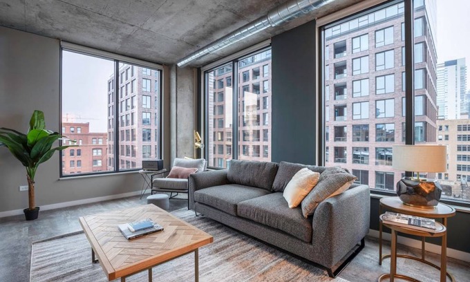 West Loop Apartment | 92 m² Apartment ∙ 2 bedrooms ∙ 4 guests