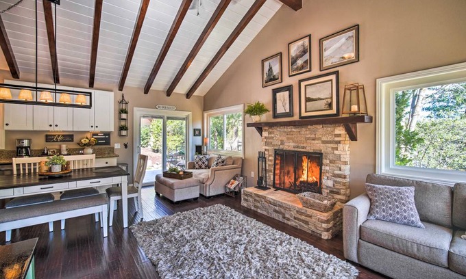 Lake Arrowhead Cottage | 92 m² Cabin ∙ 2 bedrooms ∙ 5 guests