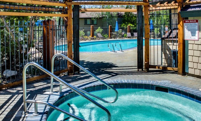 Lake Forest Condo | 92 m² Condo ∙ 2 bedrooms ∙ 6 guests
