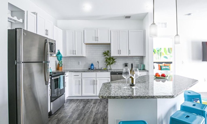 Orange Park Apartment | 9203- 2 Bed Sleeps 6-Pool-Gym-Pet-EV