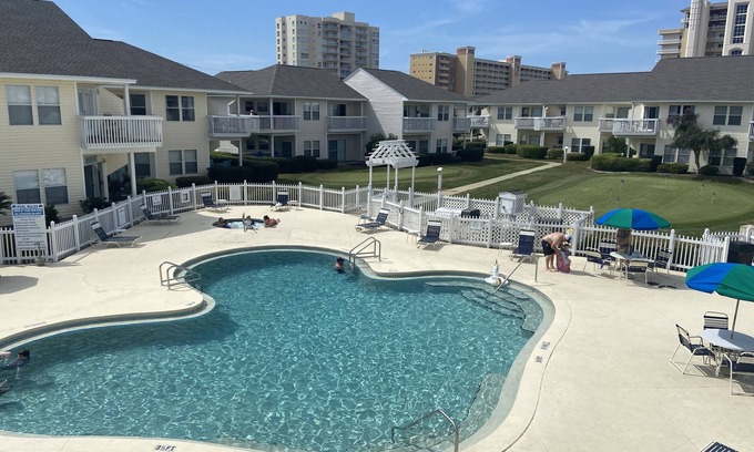 Holiday Isle House | 9239 Beachwalk location of Sandpiper with Beach Service