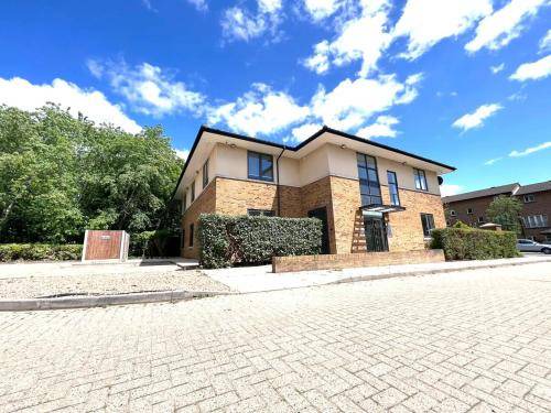 Milton Keynes Apartment | 93 m² Apartment ∙ 1 bedroom ∙ 2 guests